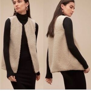Aritzia Wilfred chatou sherpa vest warm soft cozy minimalist sz sm cream